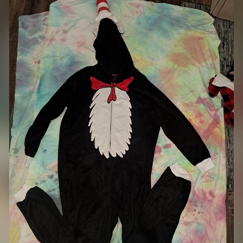 Dr. Seuss Black and White Cat-Inspired Footie